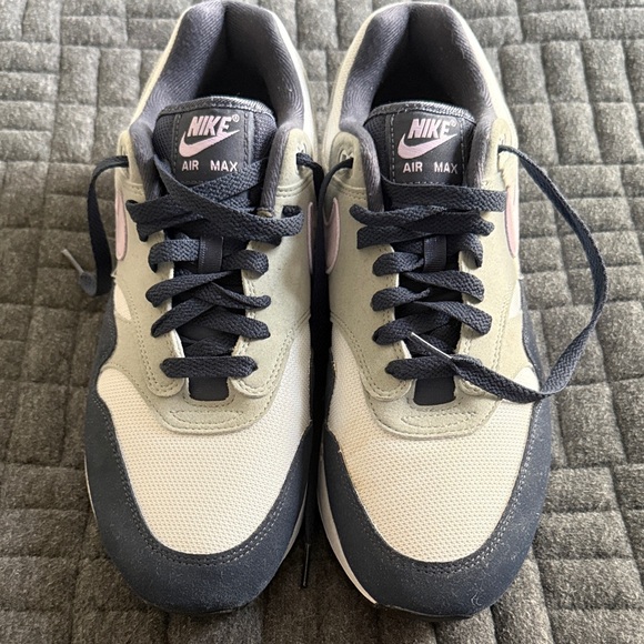 Nike Air Max with Lavender and Gray Accents - Picture 2 of 4